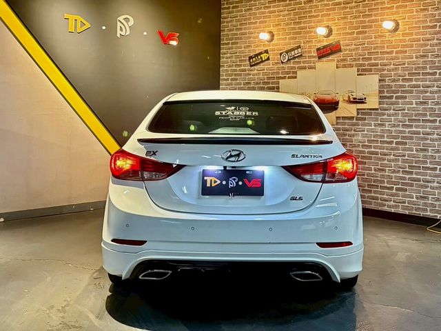 HYUNDAI現代 ELANTRA  第4張相片