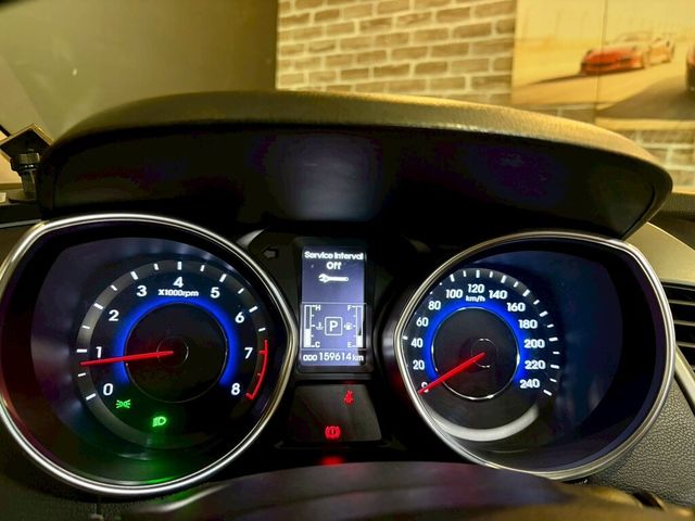 HYUNDAI現代 ELANTRA  第11張相片