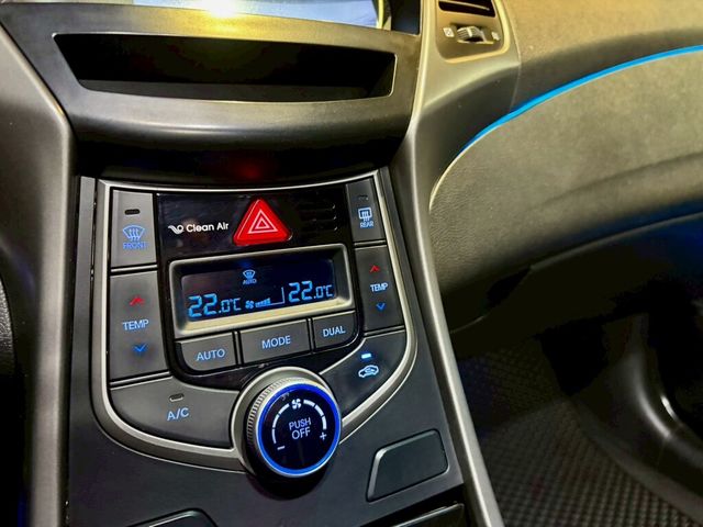 HYUNDAI現代 ELANTRA  第14張相片