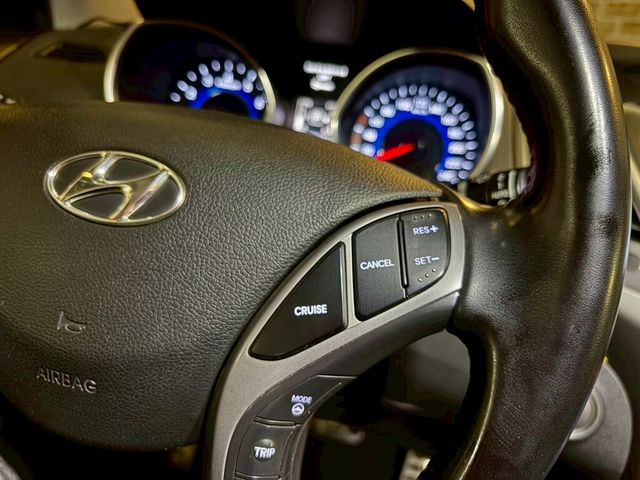 HYUNDAI現代 ELANTRA  第15張相片