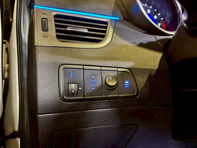 HYUNDAI現代 ELANTRA  第18張相片