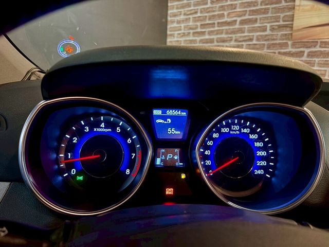 HYUNDAI現代 ELANTRA  第12張相片