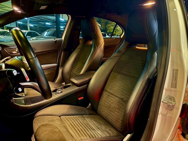 M-BENZ賓士 A180  第10張相片