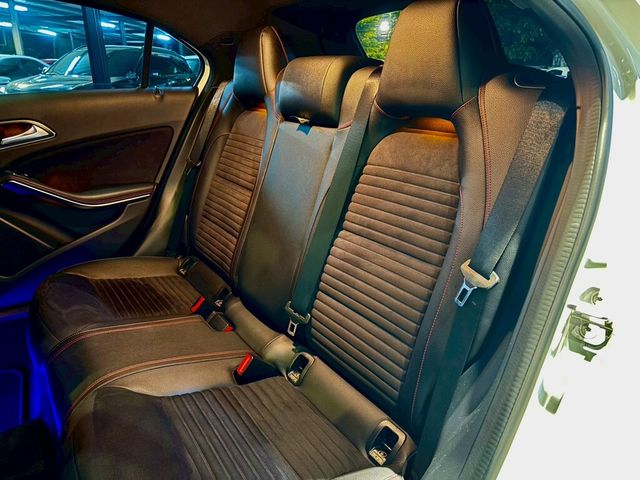 M-BENZ賓士 A180  第11張相片