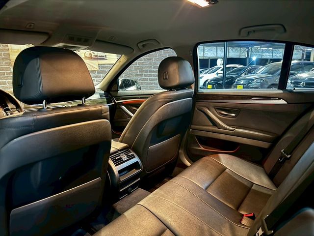 BMW寶馬 520D  第10張相片