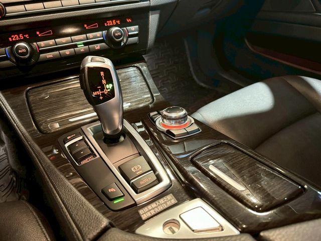BMW寶馬 520D  第14張相片