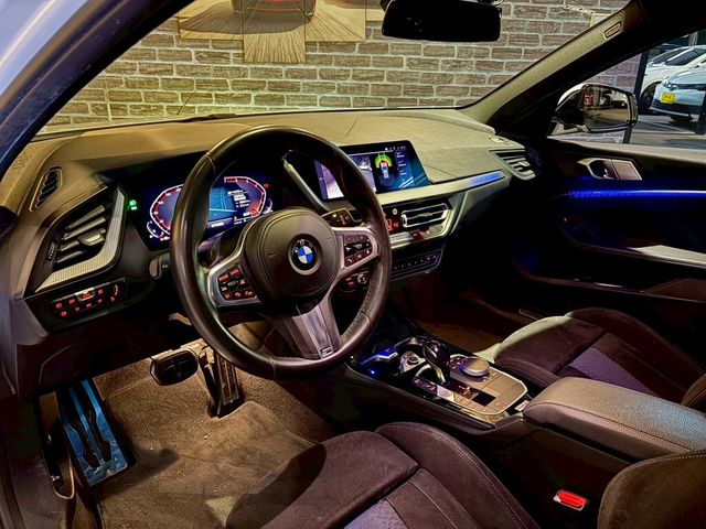 BMW寶馬 118I  第9張相片