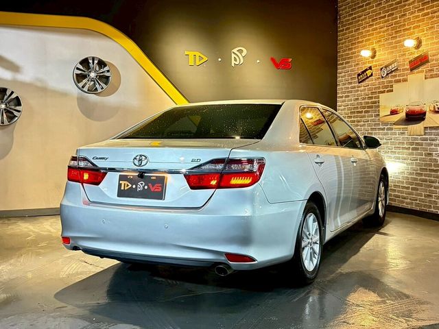 TOYOTA豐田 CAMRY  第2張相片