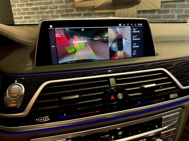 BMW寶馬 730I  第16張相片