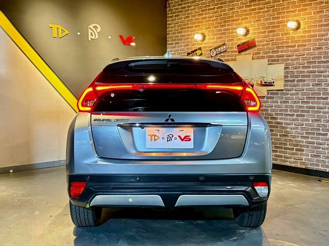 MITSUBISHI三菱 ECLIPSE  第4張相片