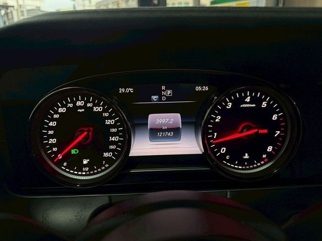 M-BENZ賓士 E300  第10張相片