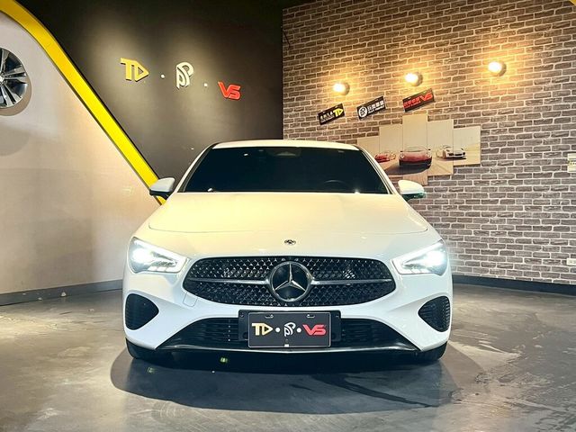 M-BENZ賓士 CLA200  第3張相片