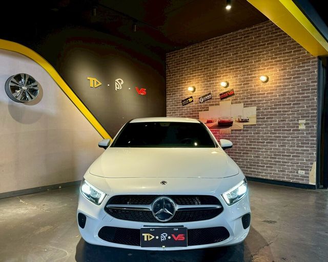 M-BENZ賓士 A180  第3張相片