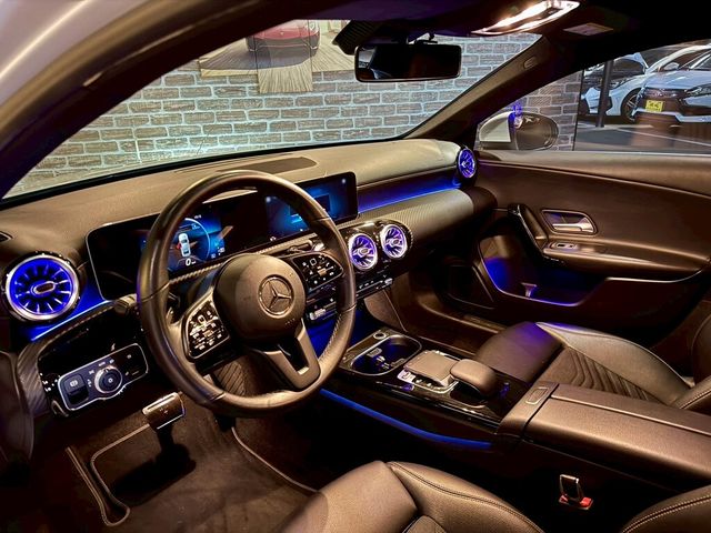 M-BENZ賓士 A180  第8張相片