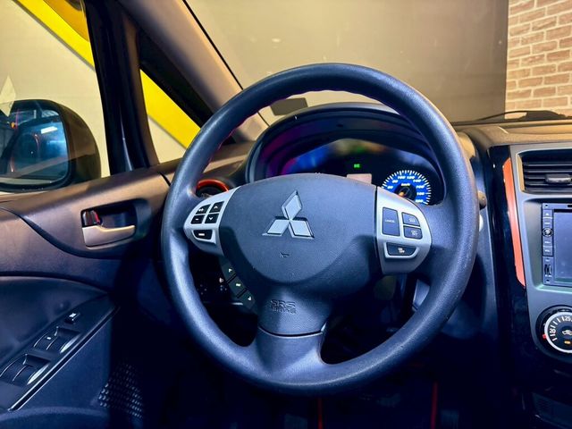 MITSUBISHI三菱 COLT PLUS  第11張相片