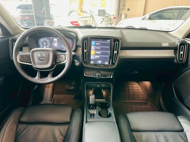 VOLVO富豪 XC40  第5張相片