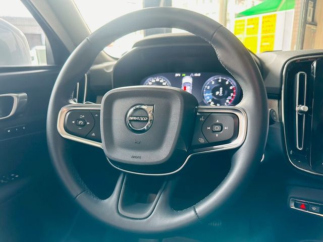 VOLVO富豪 XC40  第8張相片