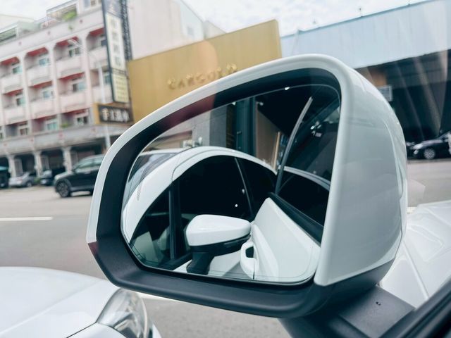 VOLVO富豪 XC40  第14張相片