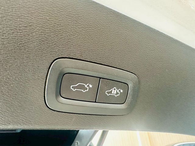 VOLVO富豪 XC40  第16張相片
