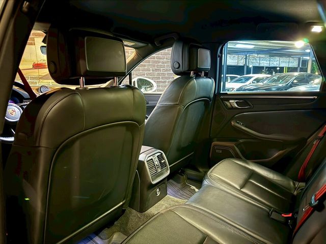 PORSCHE保時捷 MACAN  第10張相片