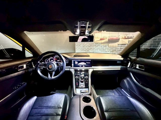PORSCHE保時捷 PANAMERA  第7張相片