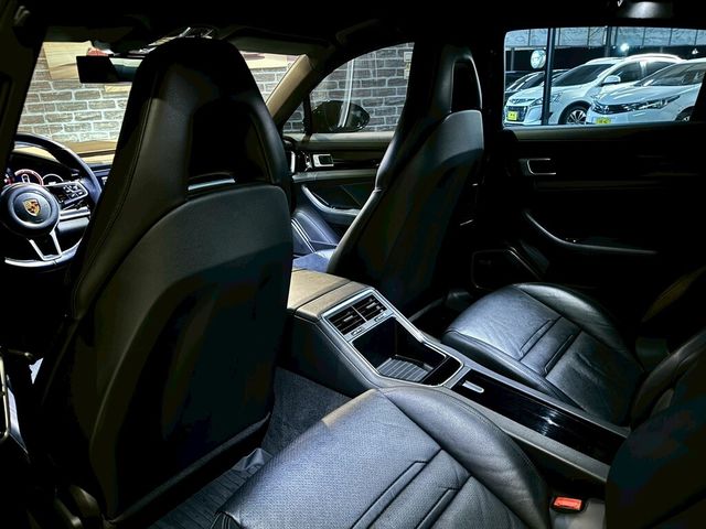 PORSCHE保時捷 PANAMERA  第9張相片