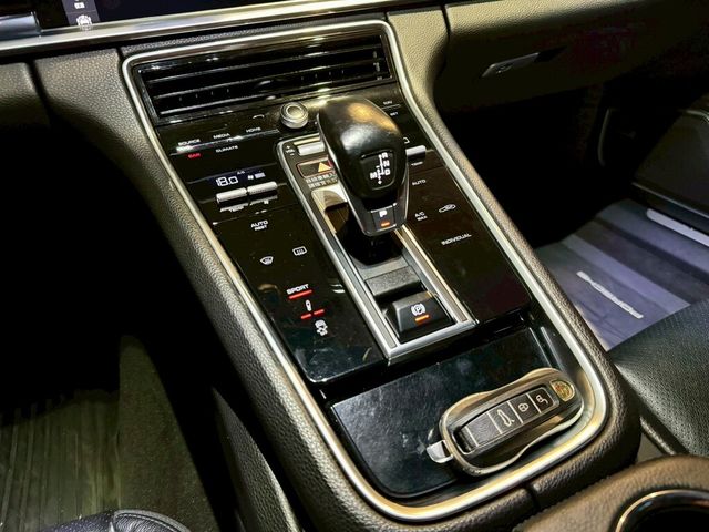 PORSCHE保時捷 PANAMERA  第14張相片