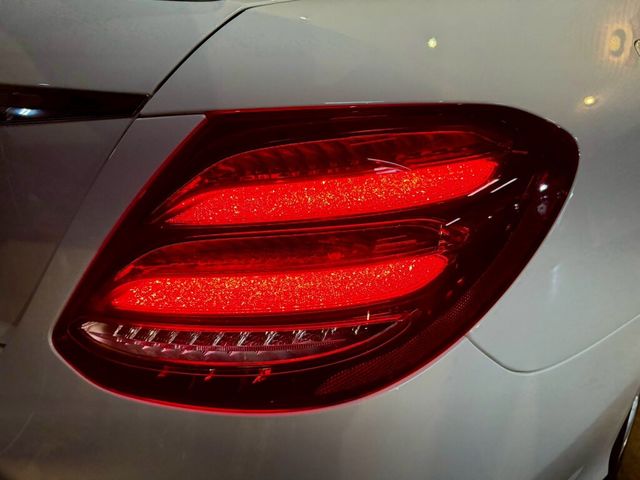 M-BENZ賓士 E300  第7張相片