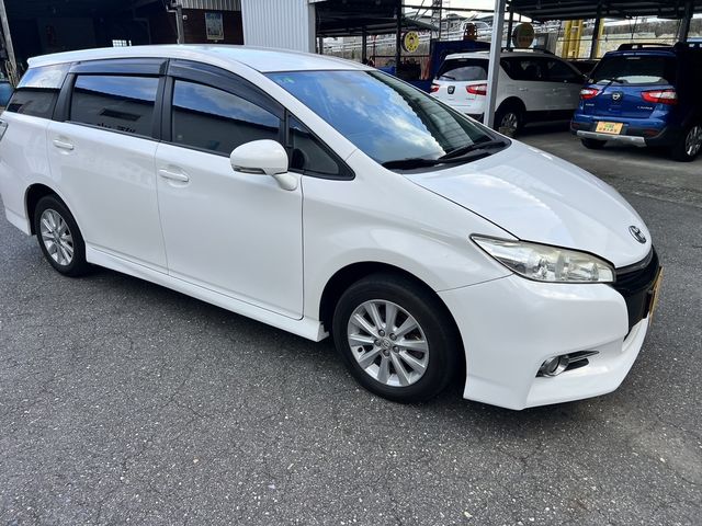 TOYOTA豐田 WISH  第3張相片