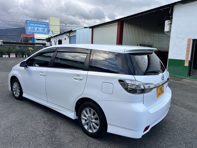TOYOTA豐田 WISH  第6張相片