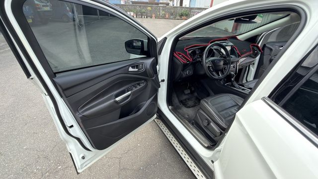 FORD福特 KUGA  第14張相片