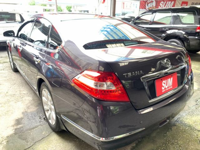 IKEY頂級V6引擎只跑11萬里程/全頂黑玻璃雙天窗/雙前電動椅/導航/定速/音樂快撥鍵/恆溫/倒車顯影/抬顯  第4張相片