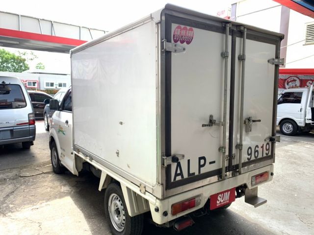 一手車只跑6萬2千里程電動窗/液晶螢幕/藍芽/導航/倒車顯影/行車紀錄器/霧燈/另裝後箱取貨不鏽鋼踩踏板/車內乾淨無刮傷  第4張相片