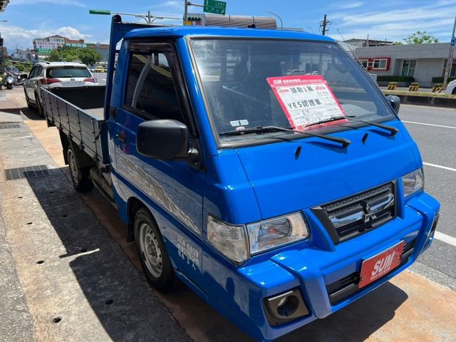 一手車3人座貨車/低里程只跑10萬公里/皮椅/電動窗/霧燈/方向盤新/輪胎新  第2張相片