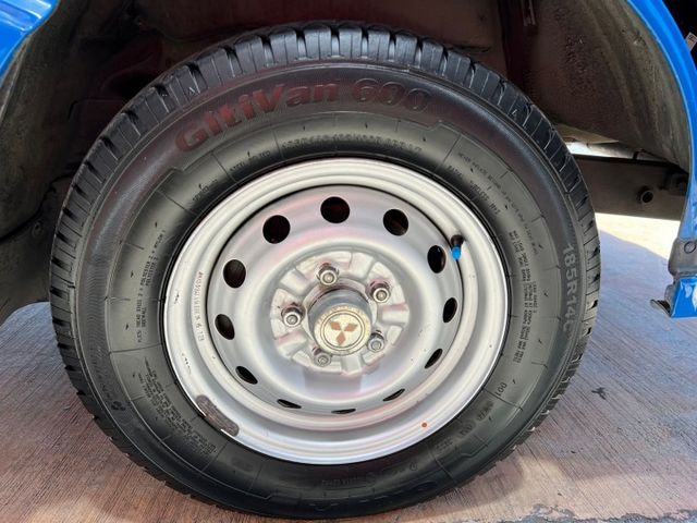 一手車3人座貨車/低里程只跑10萬公里/皮椅/電動窗/霧燈/方向盤新/輪胎新  第16張相片