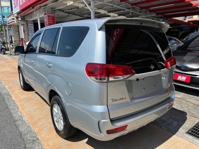 一手車有定速/只跑7萬多公里/全新WIFI安卓機/導航/藍芽/行車紀錄器/ISOFIX/ECO/後座出風口/鋁圈  第4張相片