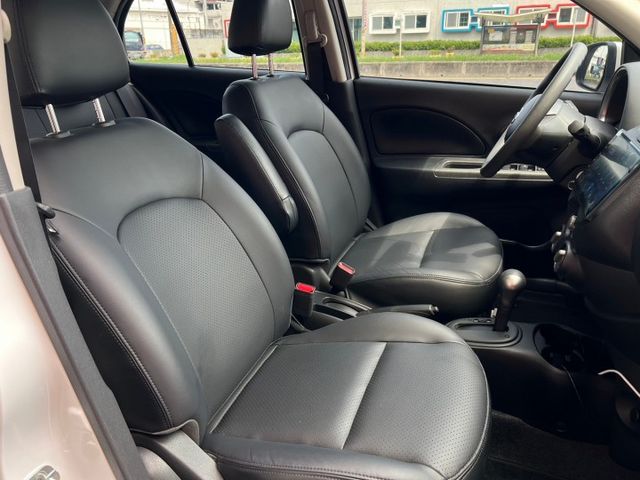 一手車/僅跑4萬多公里/盲點系統/全新WIFI安卓機/導航/藍芽/神盾/胎壓/里程電腦/行車紀錄器/倒車顯影/  第8張相片