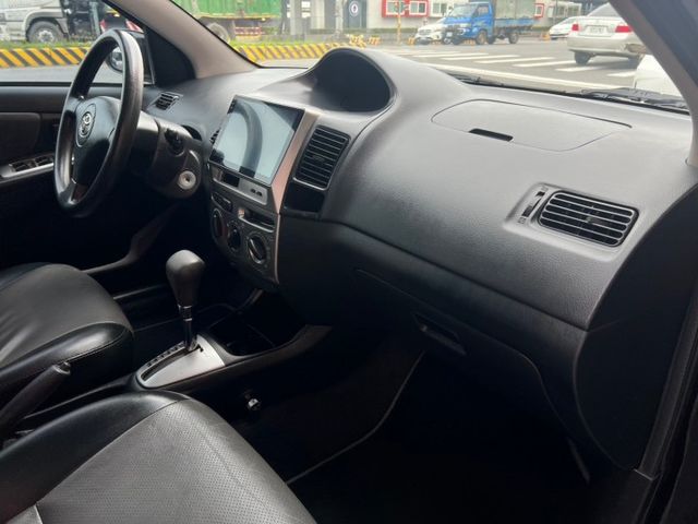 液晶儀表/低里程/安卓WIFI機/電折/藍芽/導航/行車紀錄器/倒車顯影/霧燈/鋁圈/黑內裝/便宜代步車  第6張相片