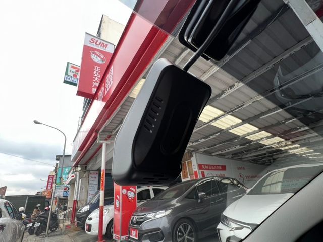液晶儀表/低里程/安卓WIFI機/電折/藍芽/導航/行車紀錄器/倒車顯影/霧燈/鋁圈/黑內裝/便宜代步車  第14張相片