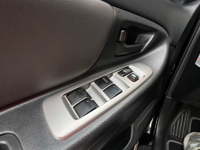液晶儀表/低里程/安卓WIFI機/電折/藍芽/導航/行車紀錄器/倒車顯影/霧燈/鋁圈/黑內裝/便宜代步車  第15張相片