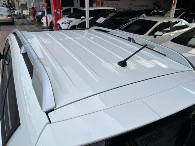 一手車/IKEY版/側踏板/藍芽/電折/恆溫/音控快撥/換檔快撥/防水托盤/全新腳踏墊/後座快速收折/車頂架/霧燈鍵  第16張相片