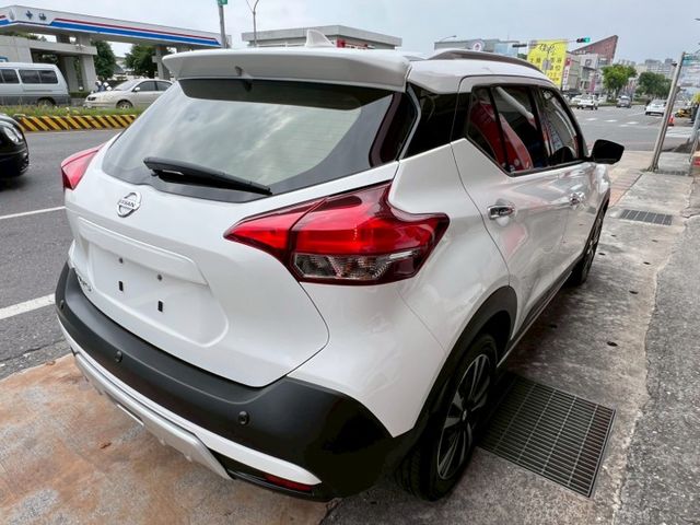 認證車低里程僅跑不到3萬公里/智能旗艦版/環景系統/盲點/恆溫/抬顯/定速/電折/循跡/前後雷達/行車紀錄器/防水踏墊/  第3張相片