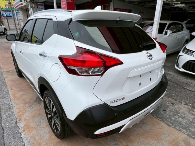 認證車低里程僅跑不到3萬公里/智能旗艦版/環景系統/盲點/恆溫/抬顯/定速/電折/循跡/前後雷達/行車紀錄器/防水踏墊/  第4張相片