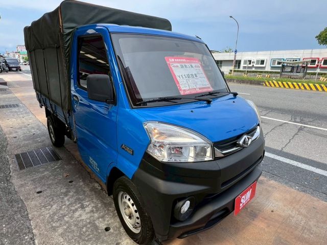 自排A190/一手車/定速/音控快撥/胎壓/循跡/里程電腦/霧燈/輪胎新/篷式帆布/贈行車紀錄器+倒車顯影  第2張相片