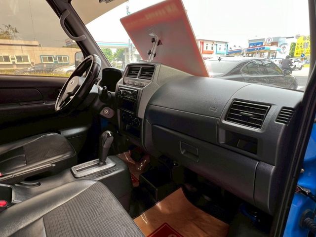 自排A190/一手車/定速/音控快撥/胎壓/循跡/里程電腦/霧燈/輪胎新/篷式帆布/贈行車紀錄器+倒車顯影  第6張相片