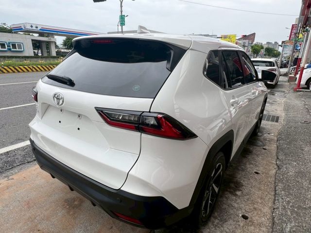 一手車/原版件/里程保證/藍芽CARplay/ACC跟車/循跡/自動煞停/電折/雙沏鋁圈/駐車雷達/黑內裝  第3張相片
