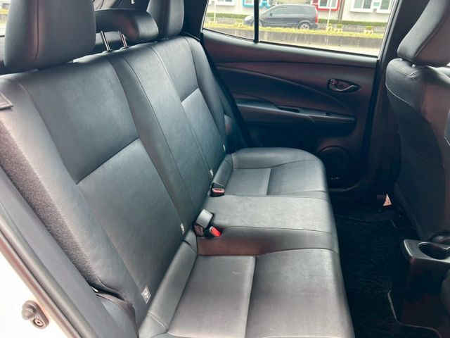一手車原版件/里程保證僅跑1萬多公里/自動頭燈/補胎劑/升級鋁圈/LED頭燈/內裝新  第9張相片