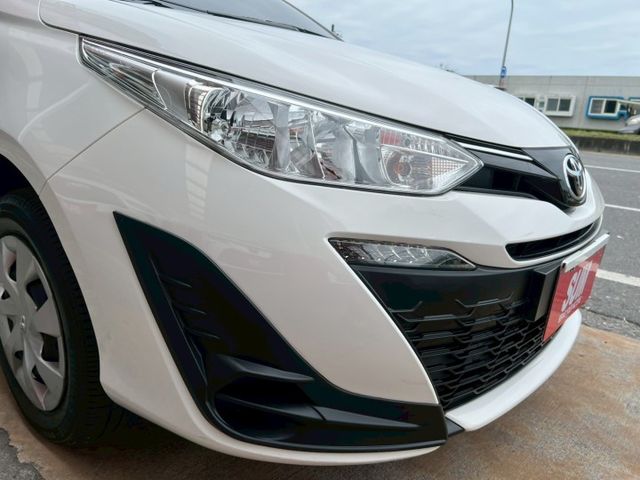 一手車原版件/里程保證僅跑1萬多公里/自動頭燈/補胎劑/升級鋁圈/LED頭燈/內裝新  第14張相片