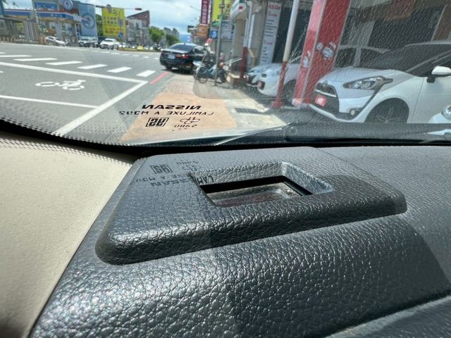 里程保證只跑11萬多公里/冷氣恆溫版/全新安卓機/藍芽/導航/倒車顯影/行車紀錄器/抬顯/霧燈/鋁圈/輪胎新/電池新  第11張相片