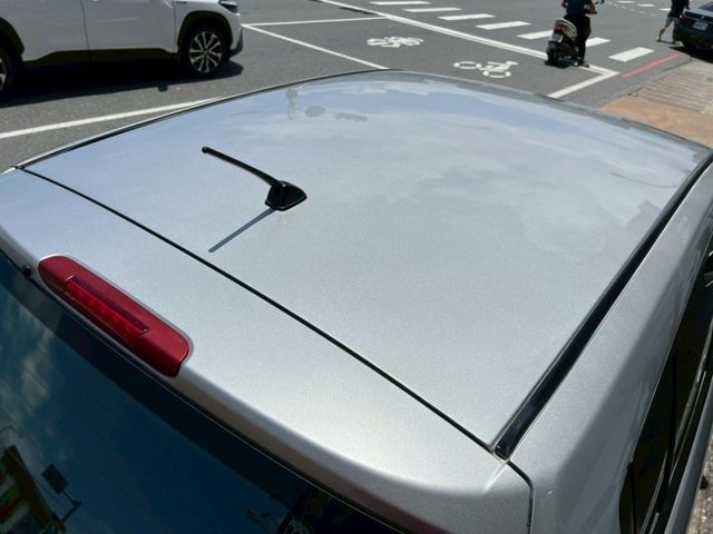 里程保證只跑11萬多公里/冷氣恆溫版/全新安卓機/藍芽/導航/倒車顯影/行車紀錄器/抬顯/霧燈/鋁圈/輪胎新/電池新  第15張相片
